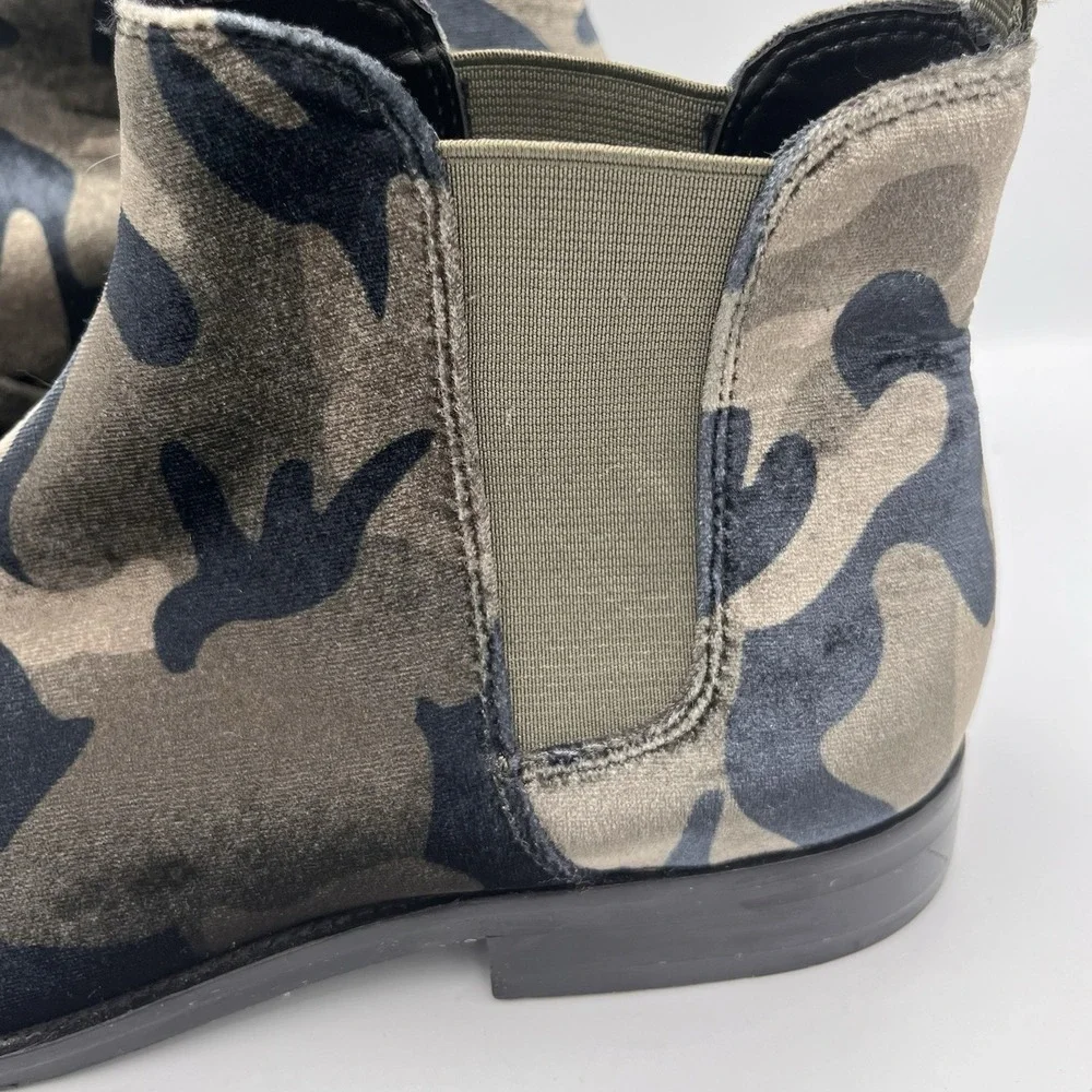 ALDO Astaria-R Mens Chelsea Boots Blue Velvet Camo Sz 9.5 Ankle Boot Camouflage